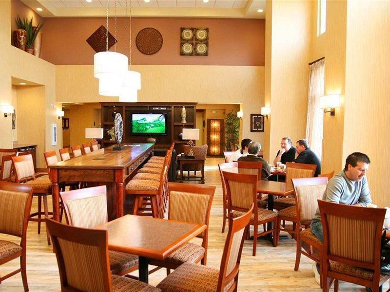Hampton Inn & Suites By Hilton Монктон Екстер'єр фото