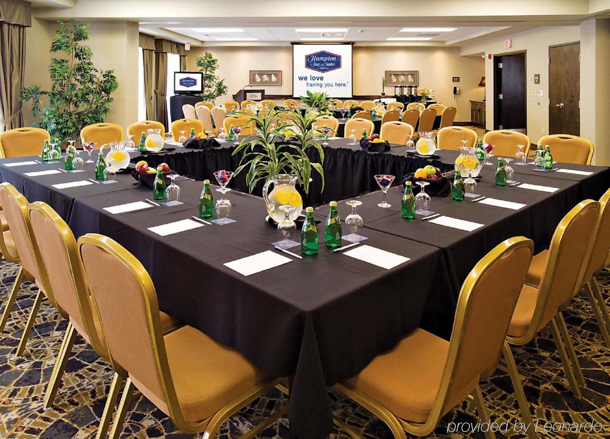 Hampton Inn & Suites By Hilton Монктон Бізнес фото
