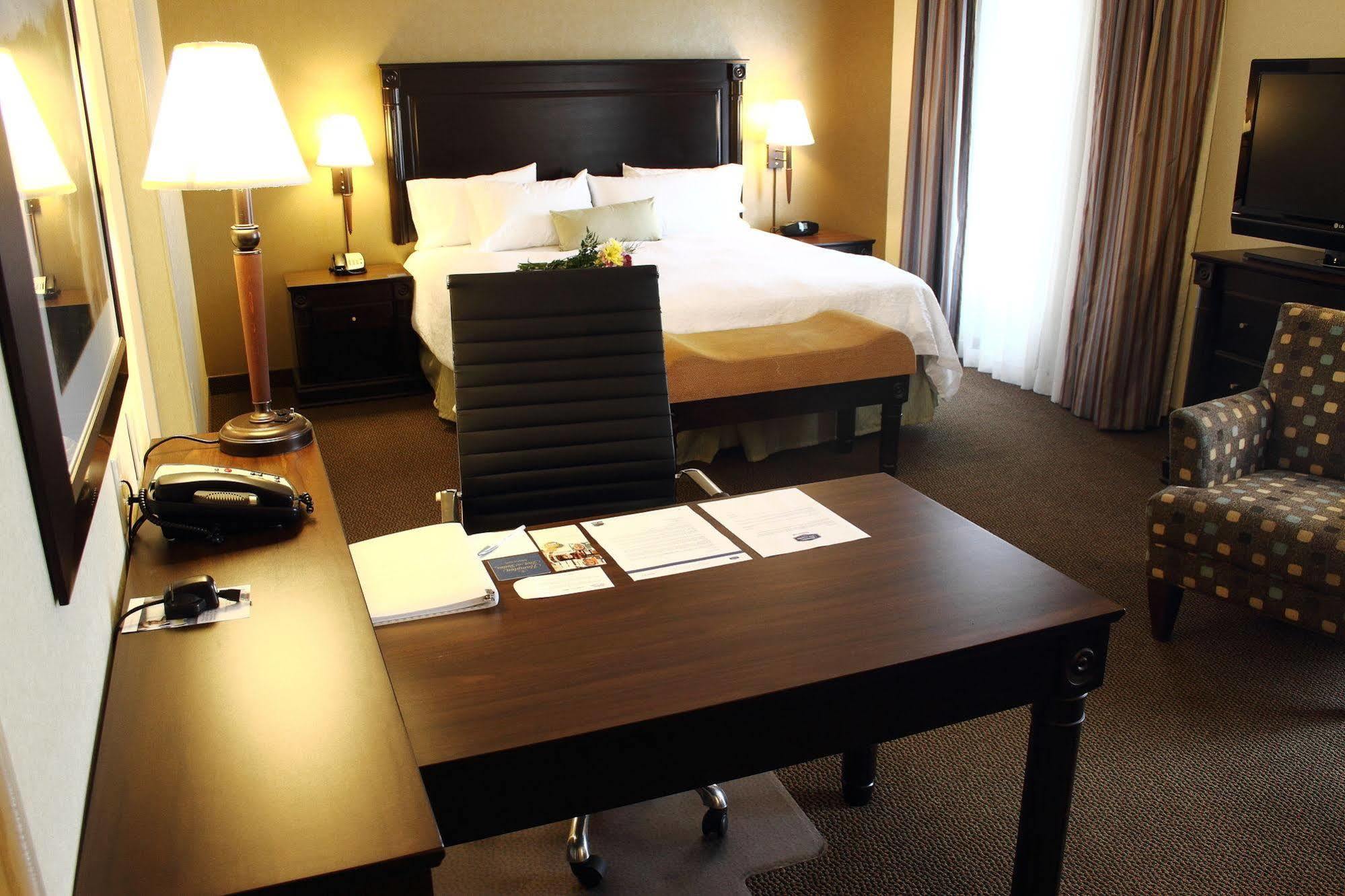 Hampton Inn & Suites By Hilton Монктон Екстер'єр фото