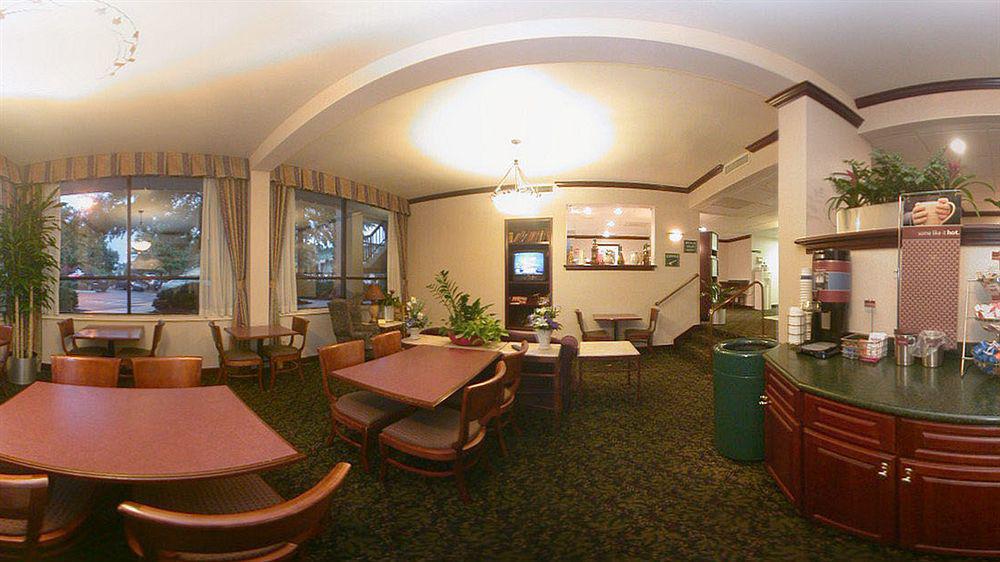 Hampton Inn & Suites By Hilton Монктон Екстер'єр фото
