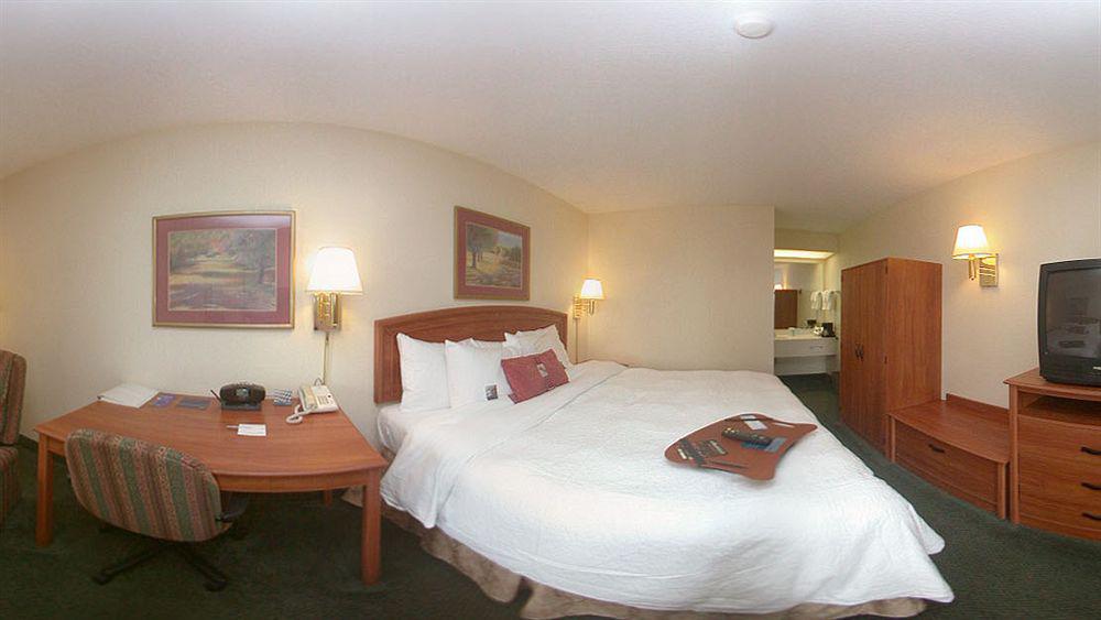 Hampton Inn & Suites By Hilton Монктон Екстер'єр фото